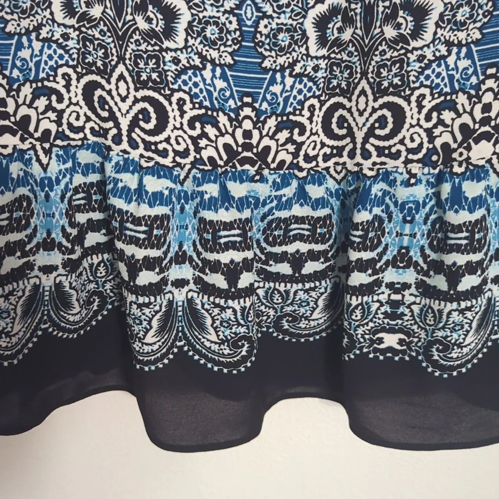 White House Black Market ode ombre